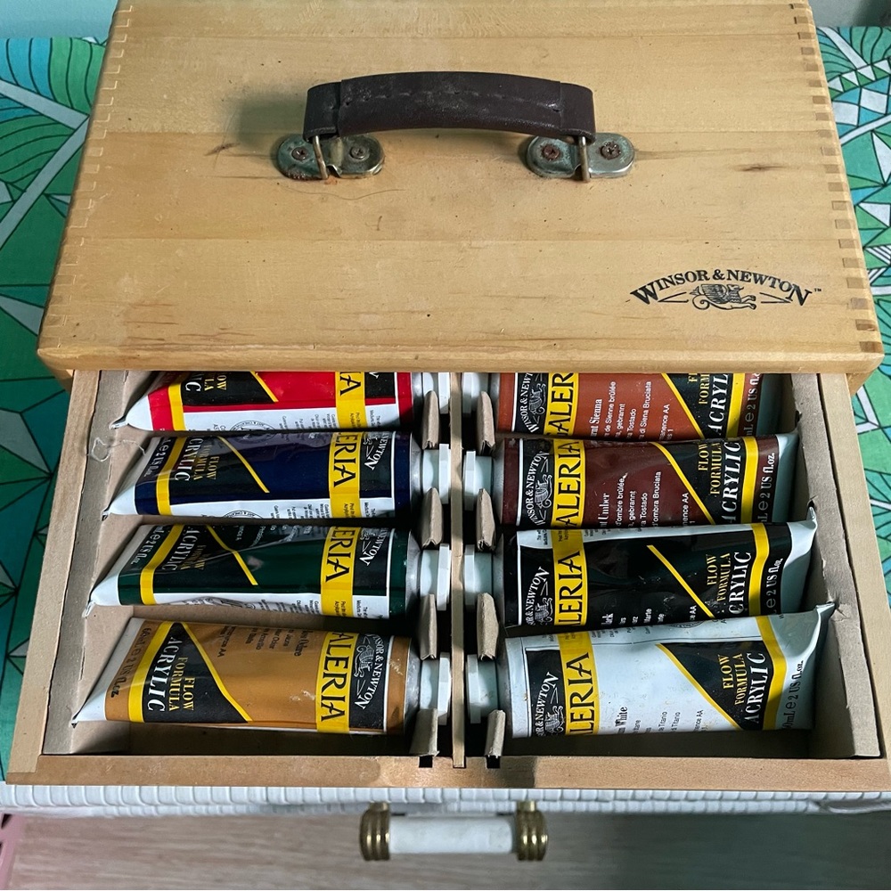 Winsor & Newton Acrylic Wooden Box Gift Set
